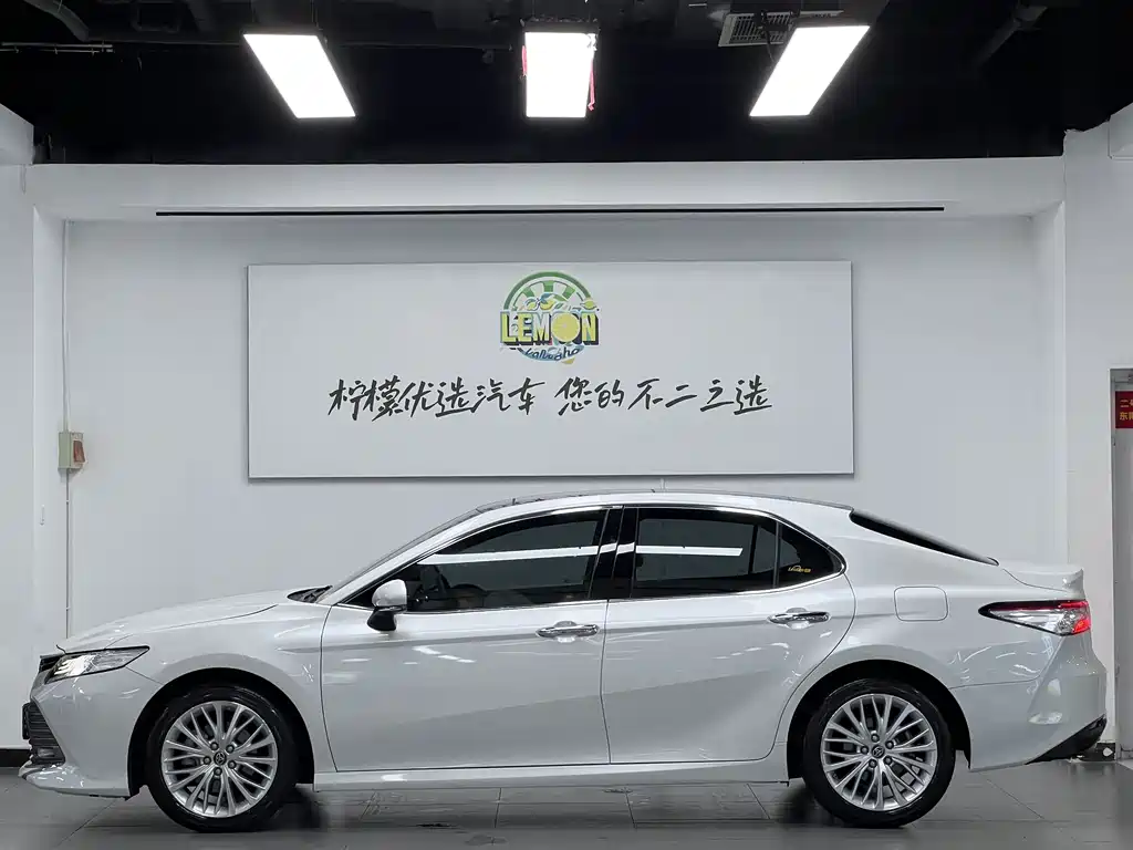 Toyota Camry — миниатюра 5