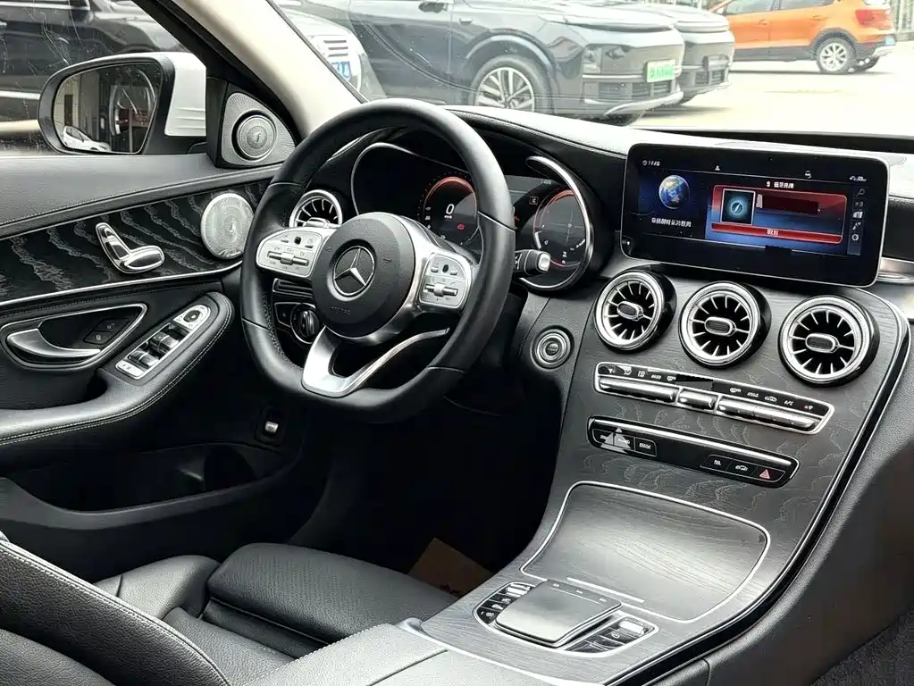 Mercedes-Benz C-Class — миниатюра 6