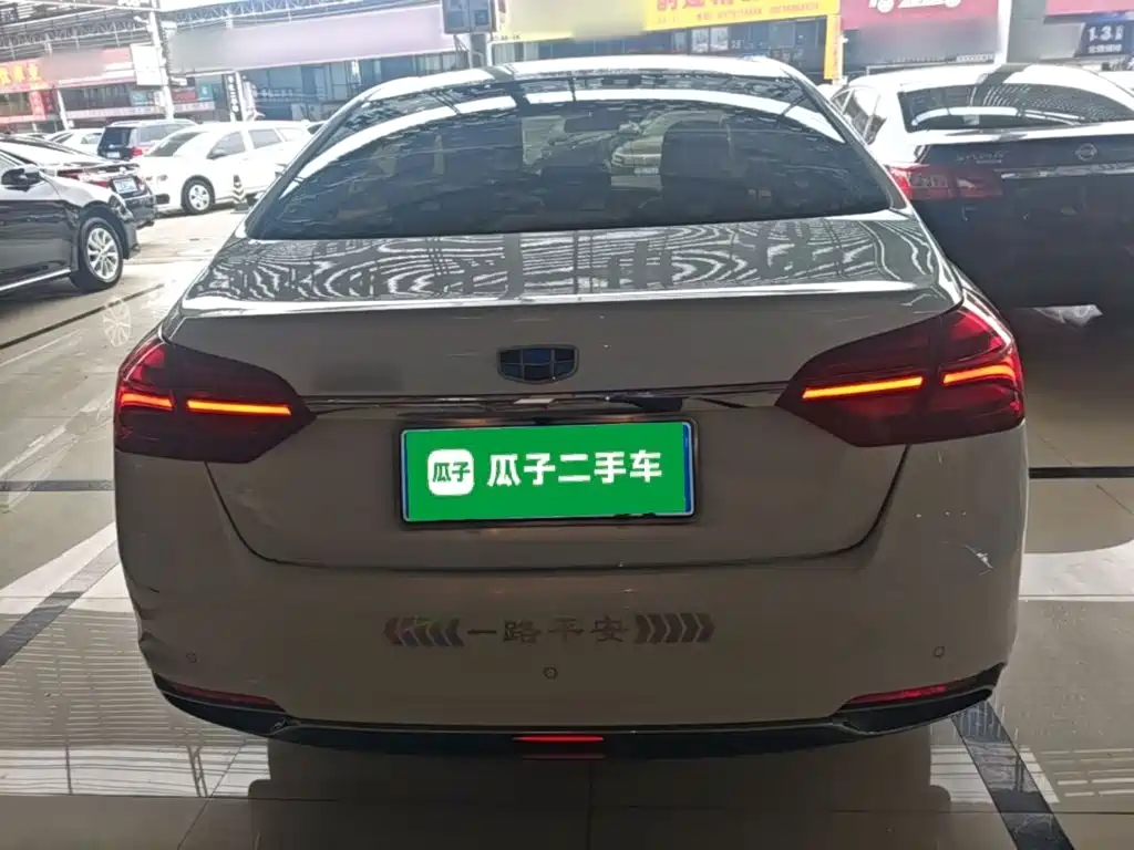 Geely Emgrand — миниатюра 6