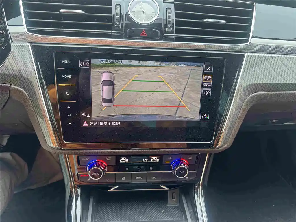 Volkswagen Phideon — миниатюра 11