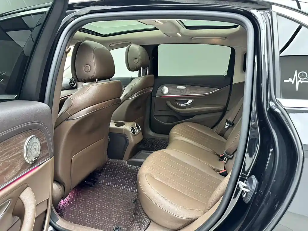Mercedes-Benz E-Class — миниатюра 15