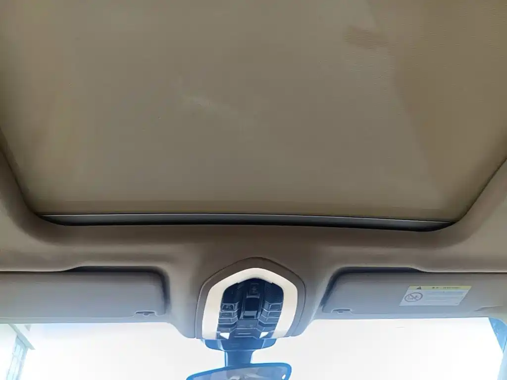 Porsche Macan — миниатюра 18