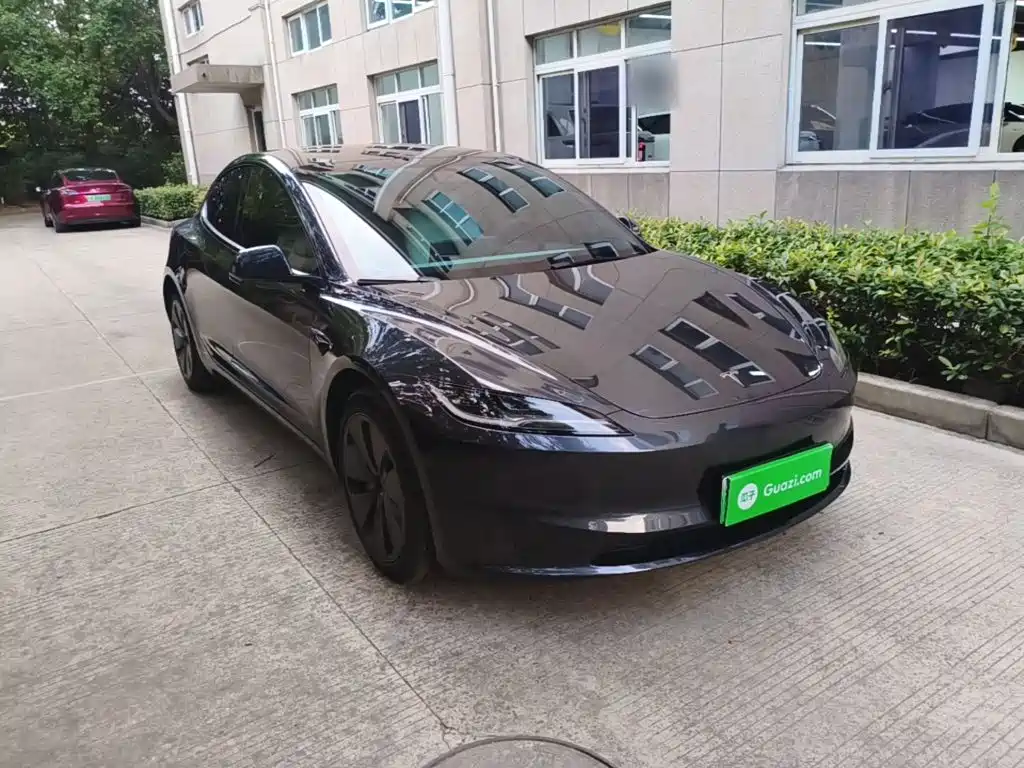 Tesla Model 3 — миниатюра 4