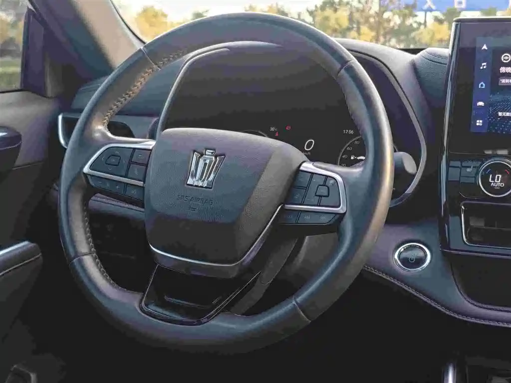Toyota Crown Kluger — миниатюра 7