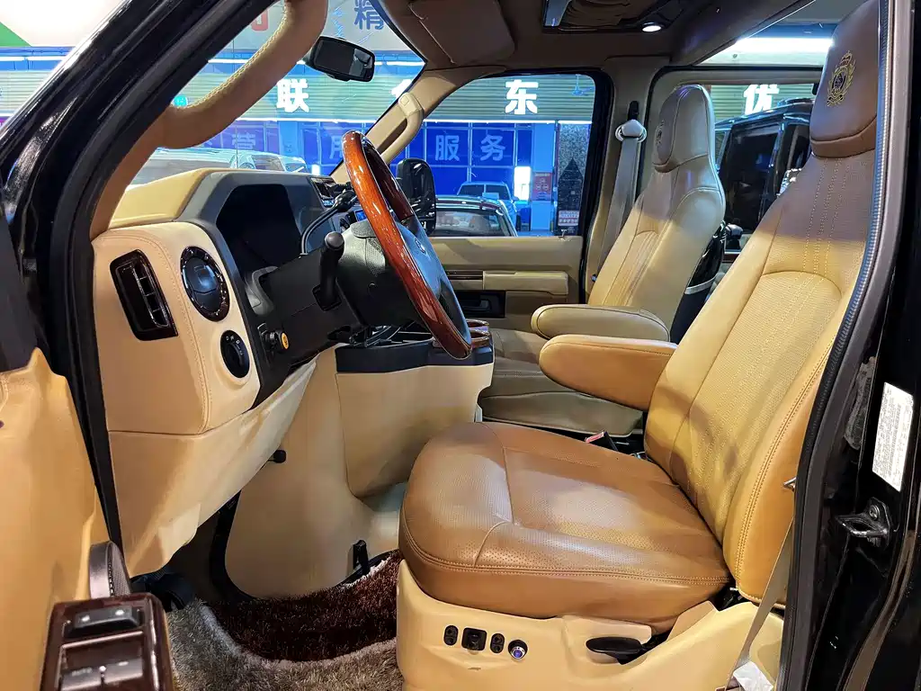 Ford E350 — миниатюра 8