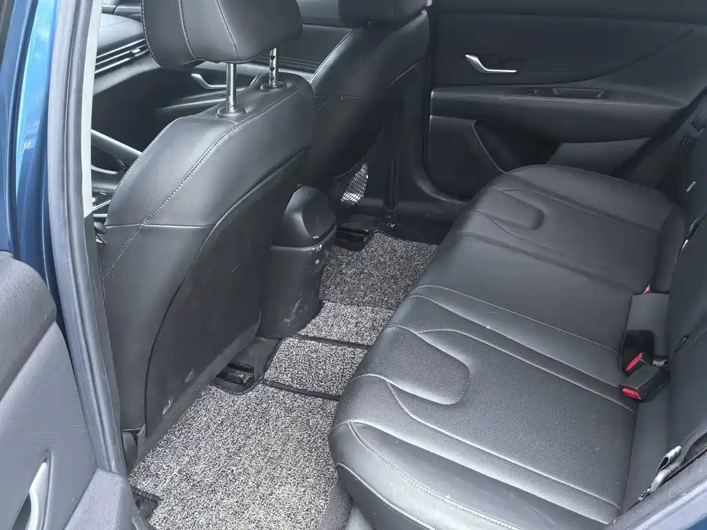 Hyundai Elantra — миниатюра 7