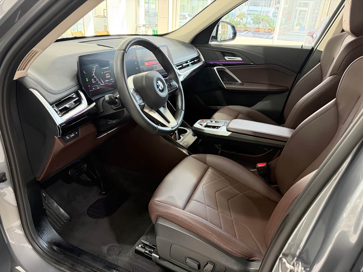 BMW X1 1.5 л 2023 г. Серебристо-серый, пробег 37000 км