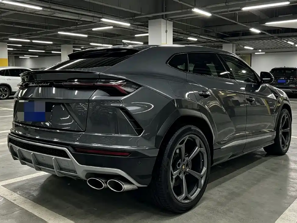 Lamborghini Urus — миниатюра 3