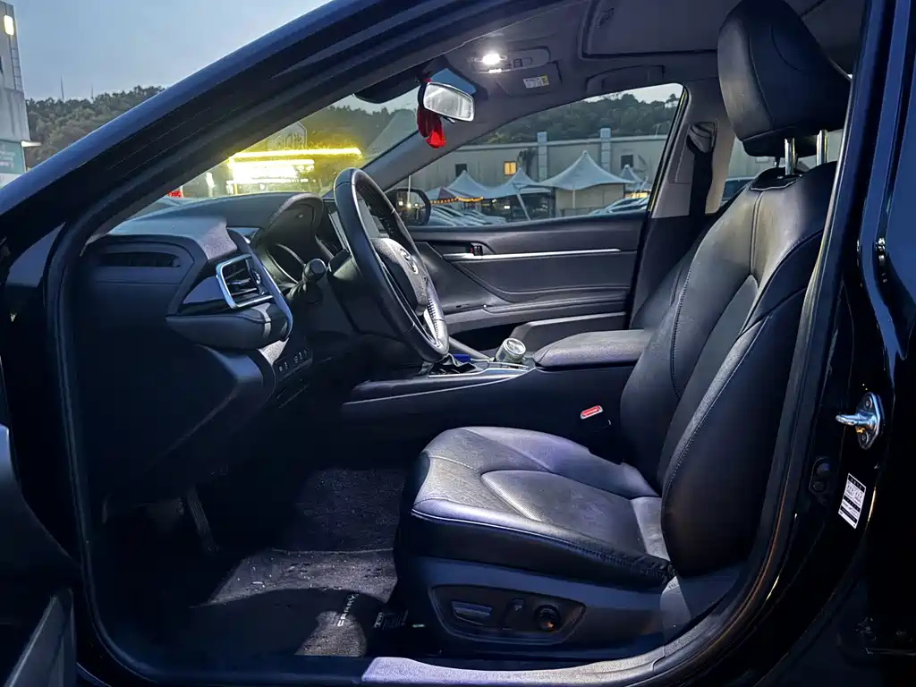 Toyota Camry — миниатюра 13