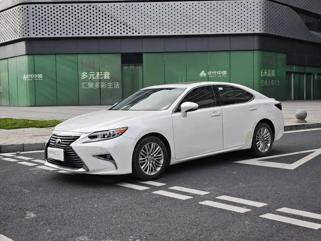 Lexus ES 2018