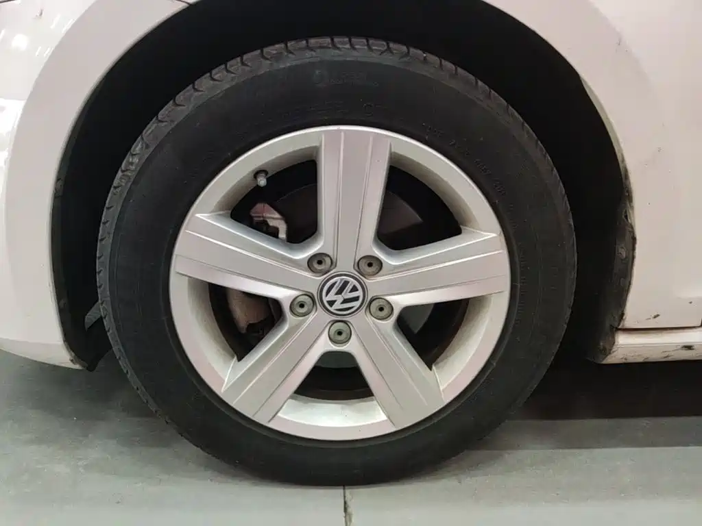 Volkswagen Golf — миниатюра 23