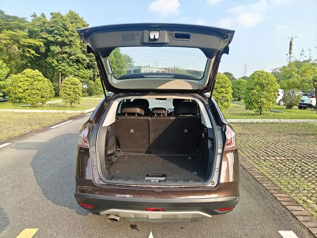 Luxgen U6 — миниатюра 9