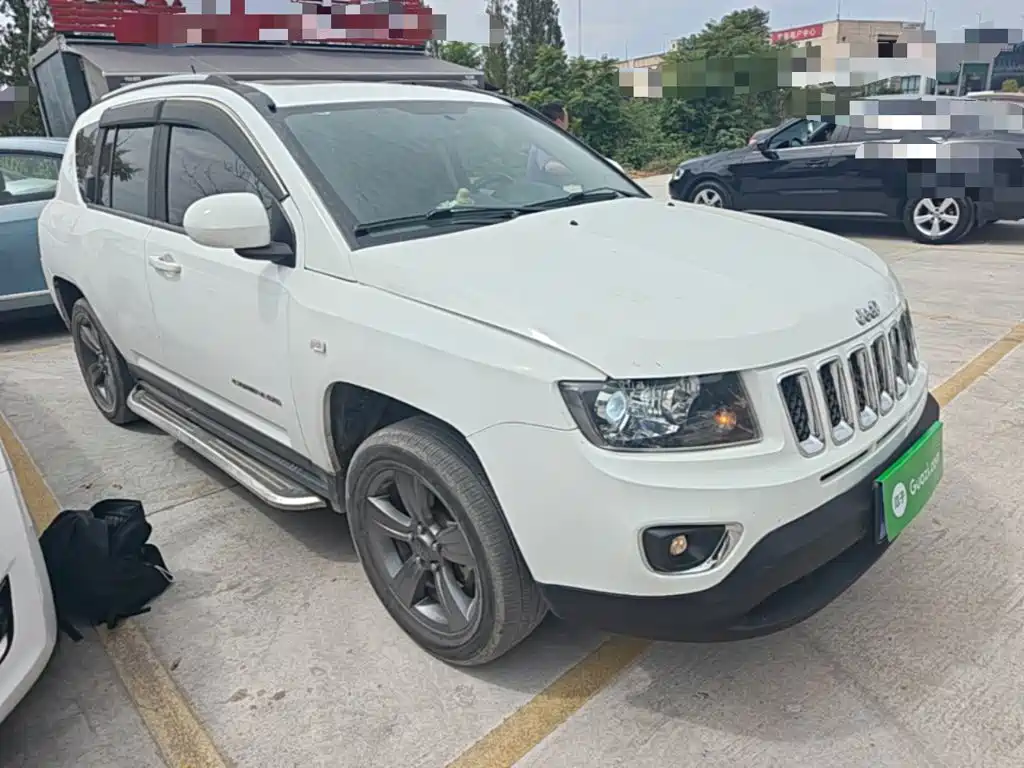 Jeep Compass (Import) — миниатюра 4