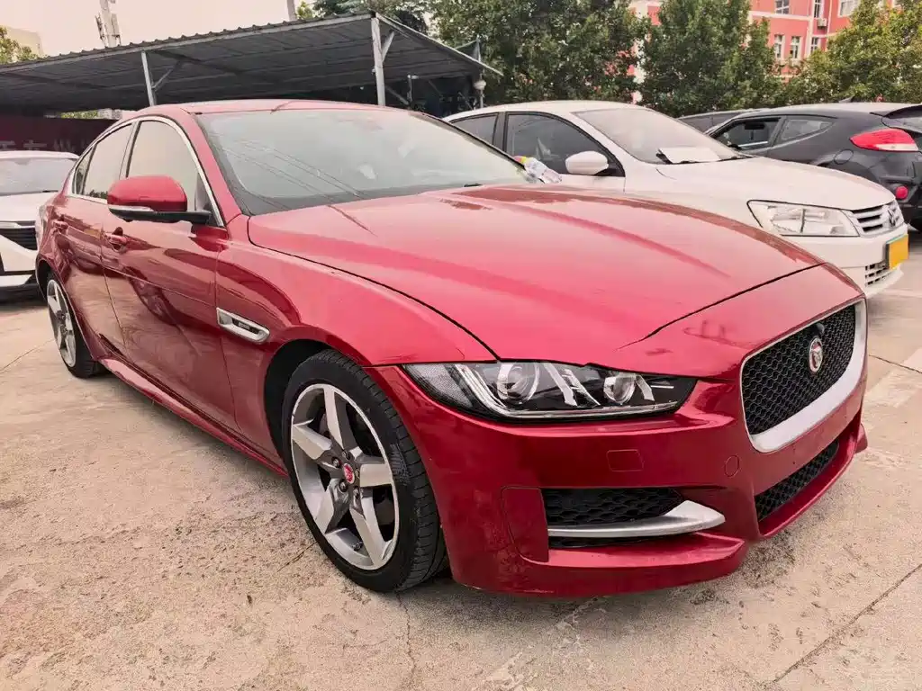 Jaguar XE — миниатюра 3