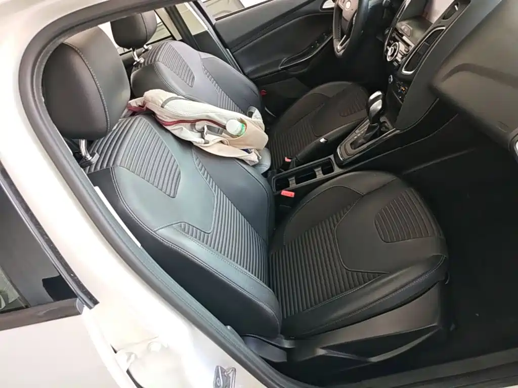 Ford Focus — миниатюра 25
