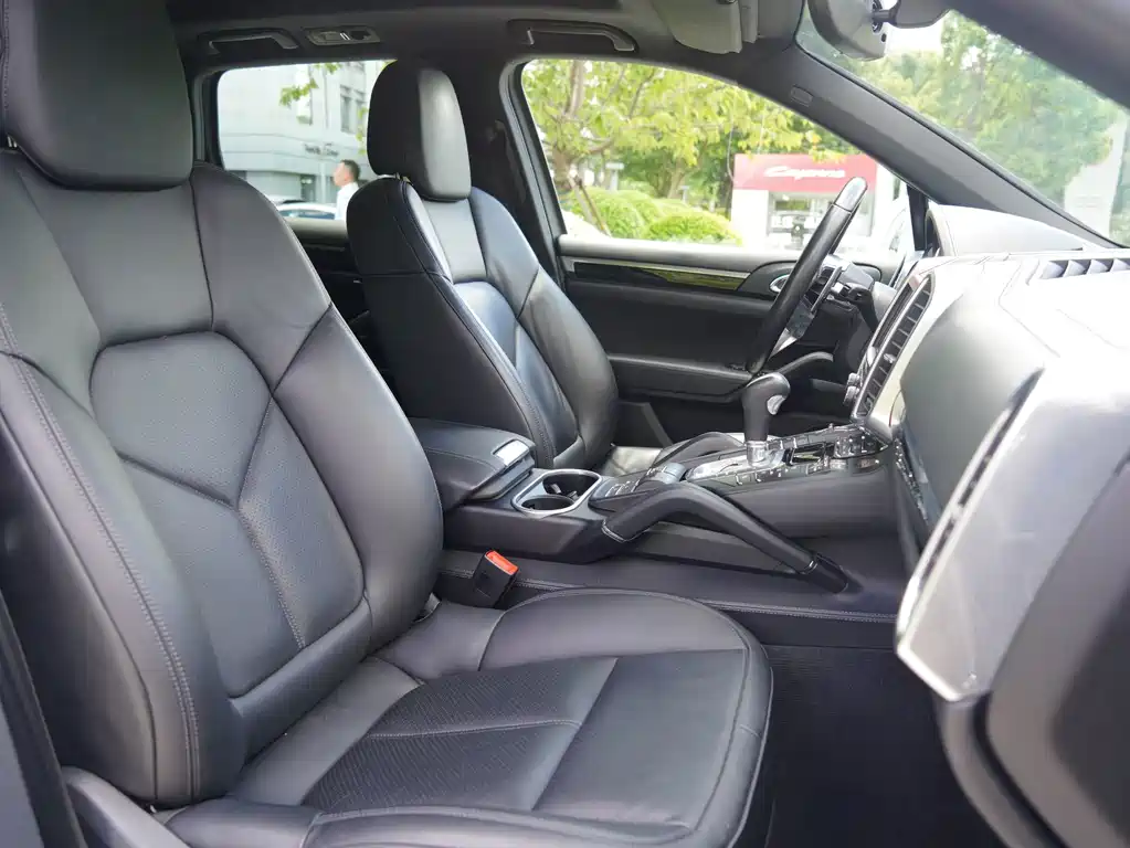 Porsche Cayenne Hybrid — миниатюра 12