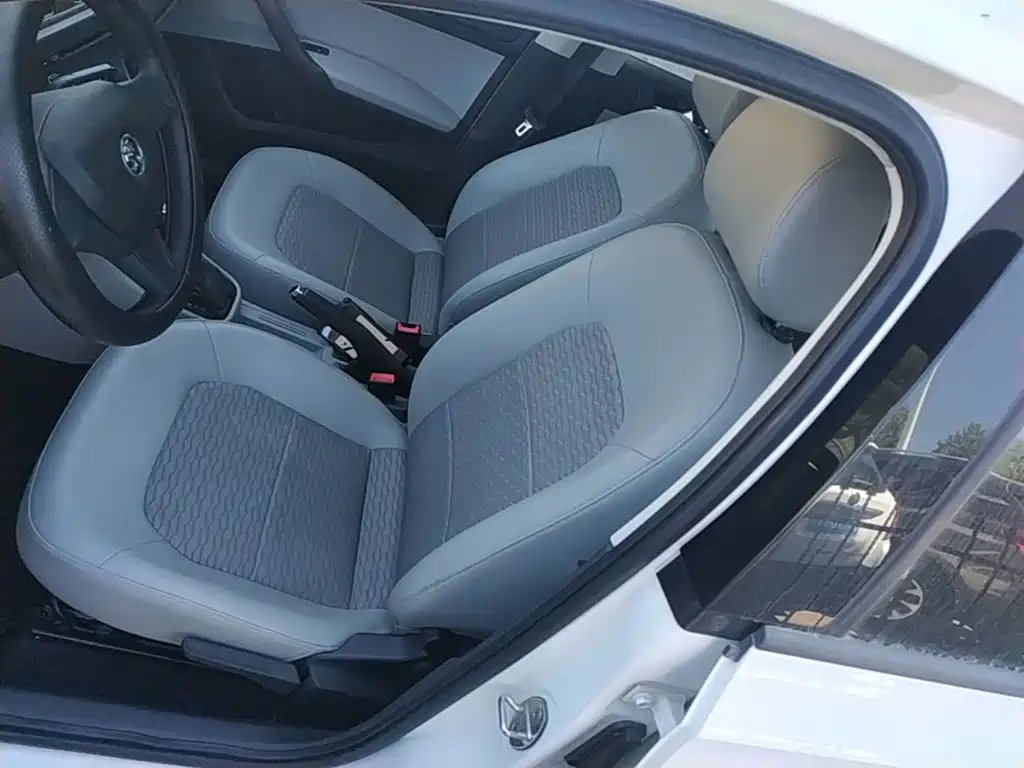 Skoda Rapid — миниатюра 15
