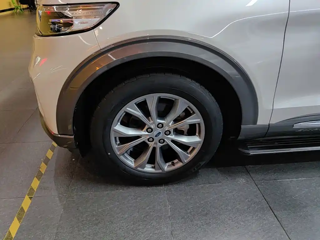Ford Explorer — миниатюра 23
