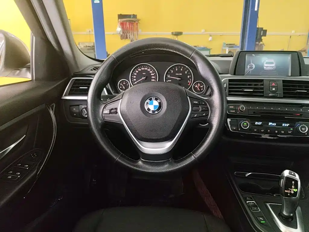 BMW 3 Series — миниатюра 11
