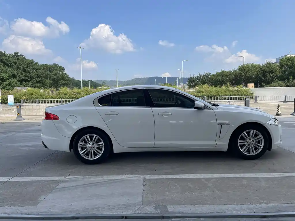 Jaguar XF — миниатюра 9