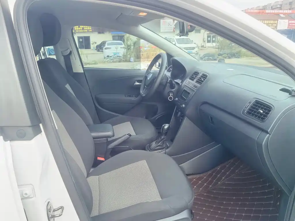 Volkswagen Polo — миниатюра 9
