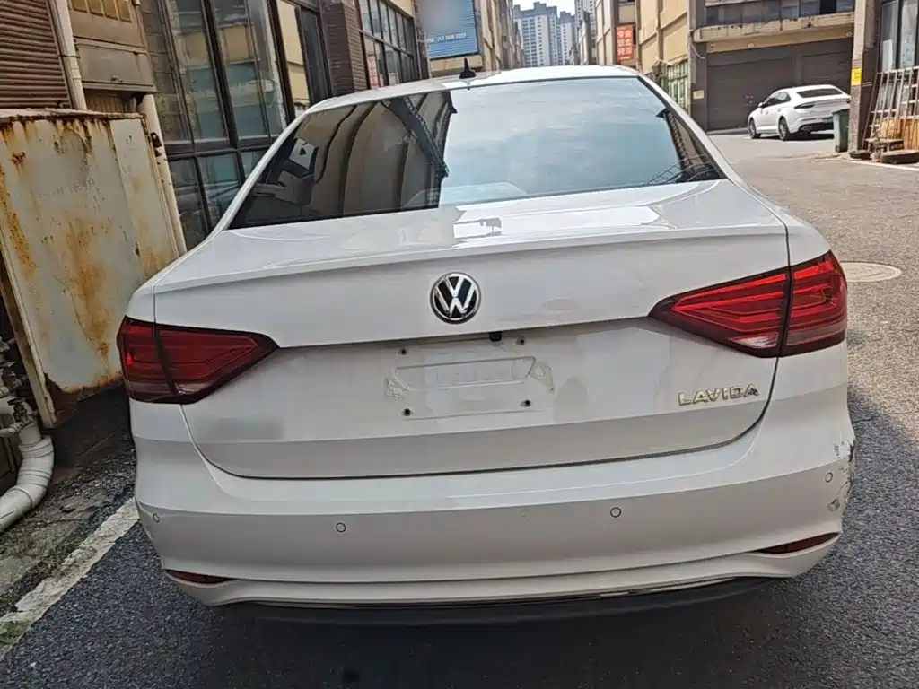 Volkswagen Lavida — миниатюра 6