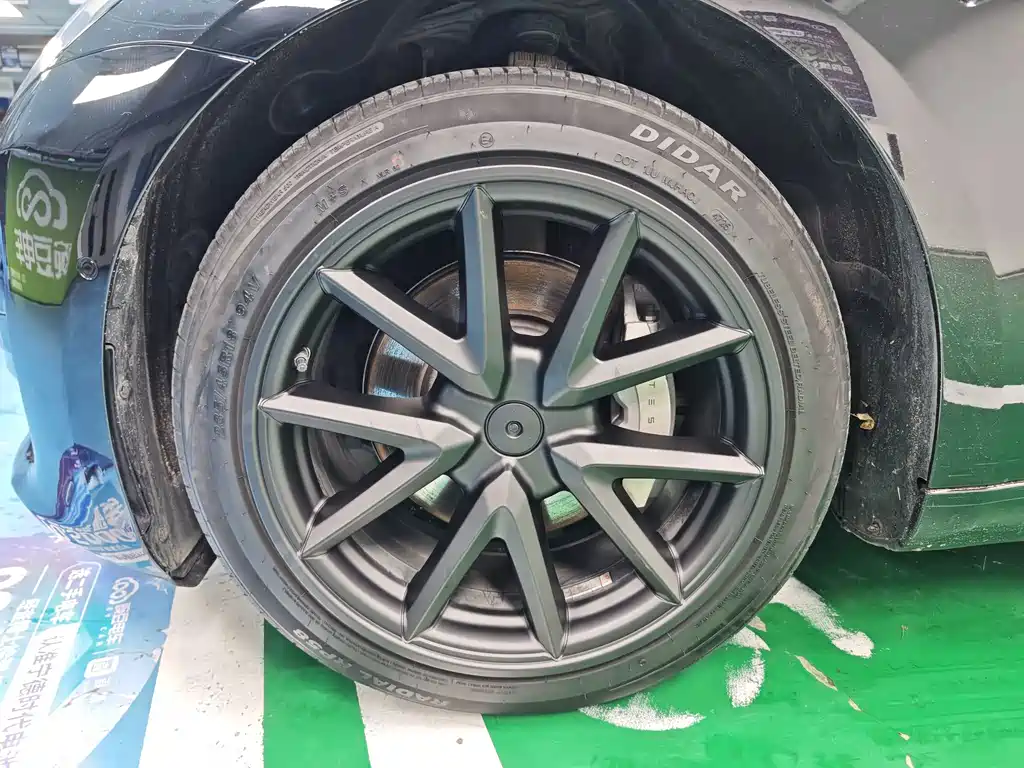 Tesla Model 3 — миниатюра 8