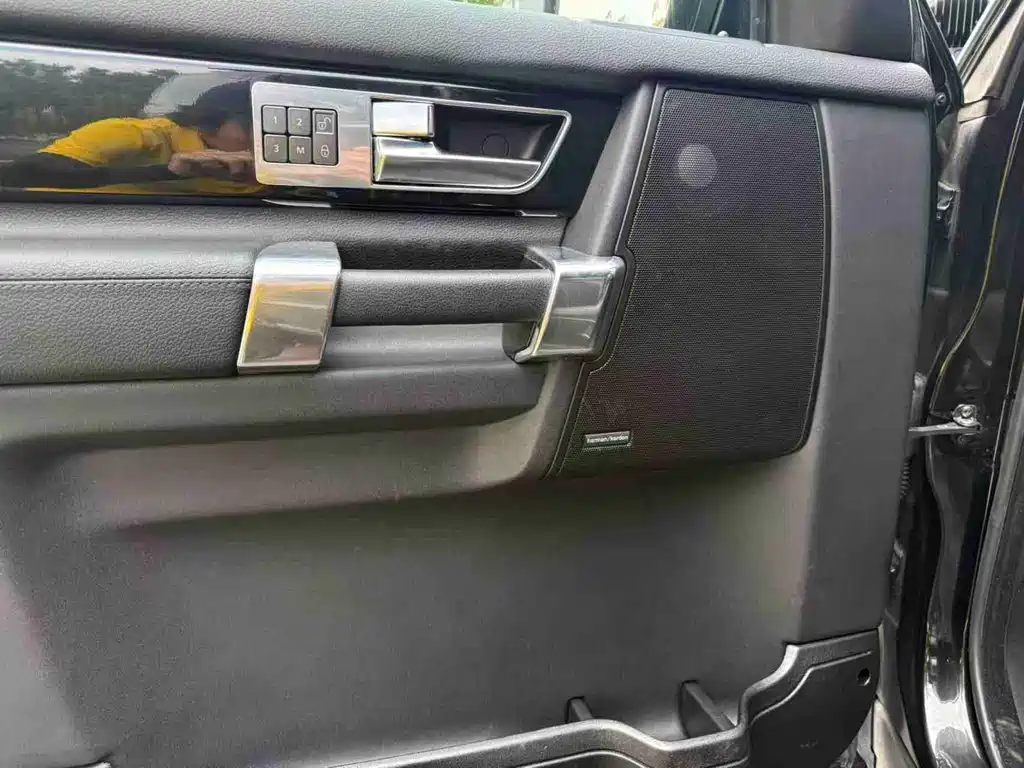Land Rover Discovery 2012 5.0 V8 SE