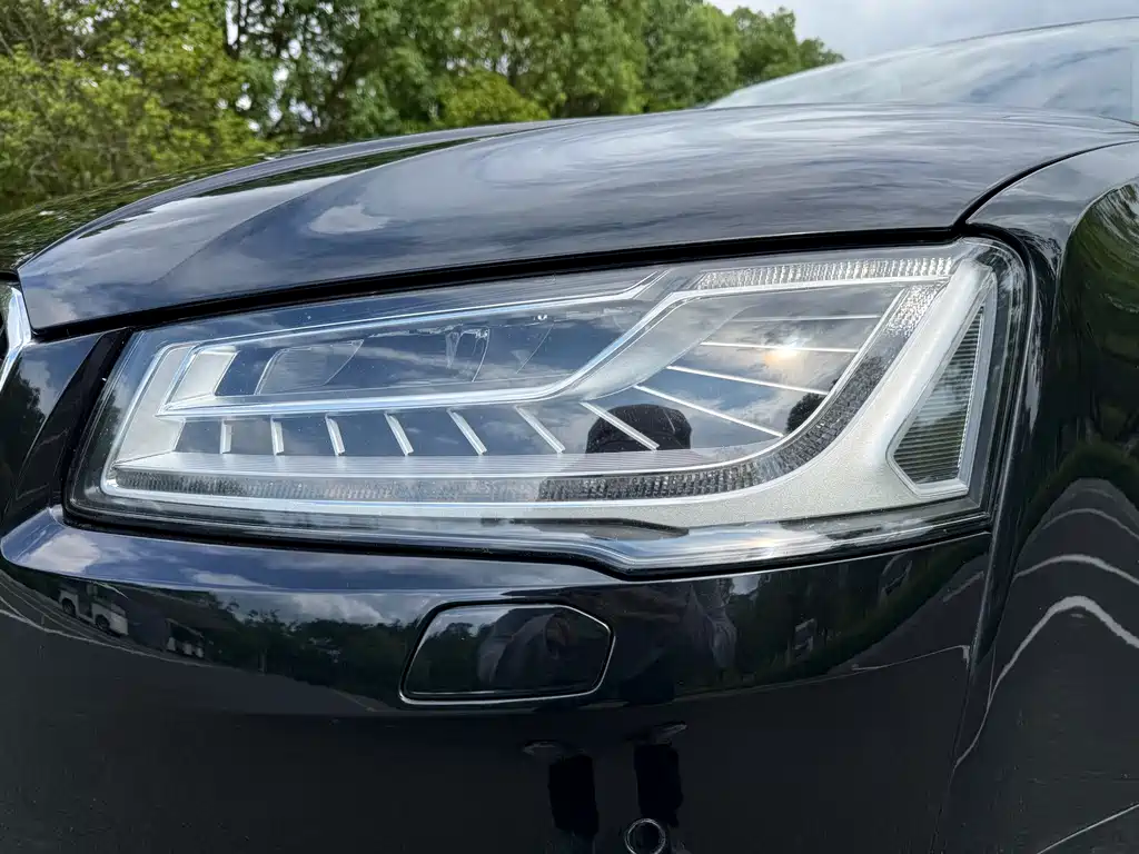 Audi A8 — миниатюра 10