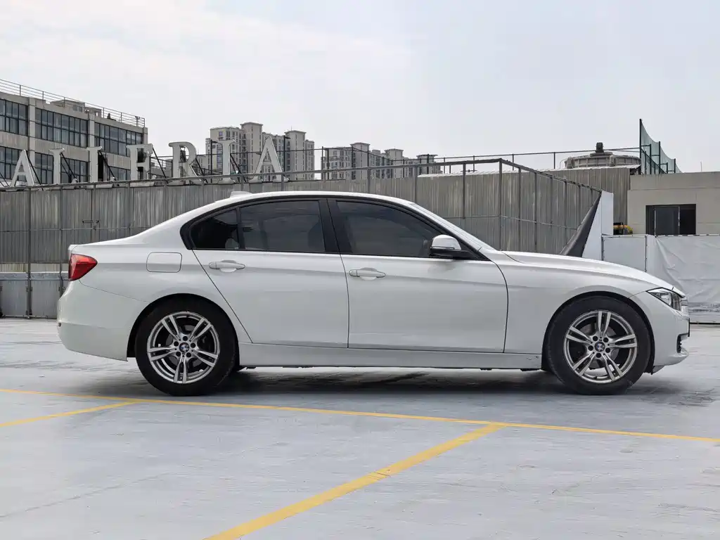 BMW 3 Series — миниатюра 4