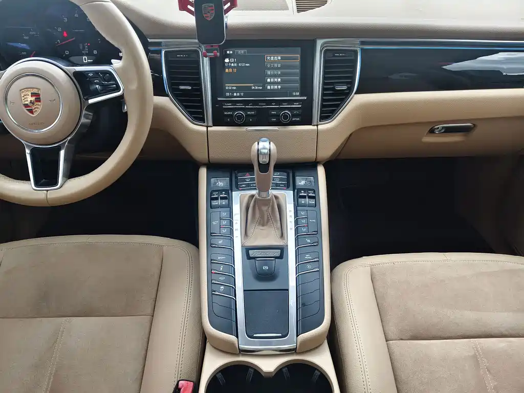 Porsche Macan — миниатюра 14