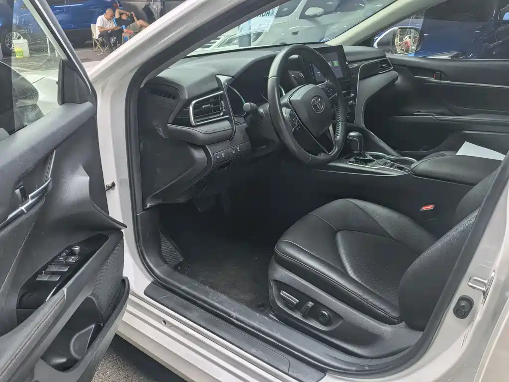 Toyota Camry — миниатюра 8