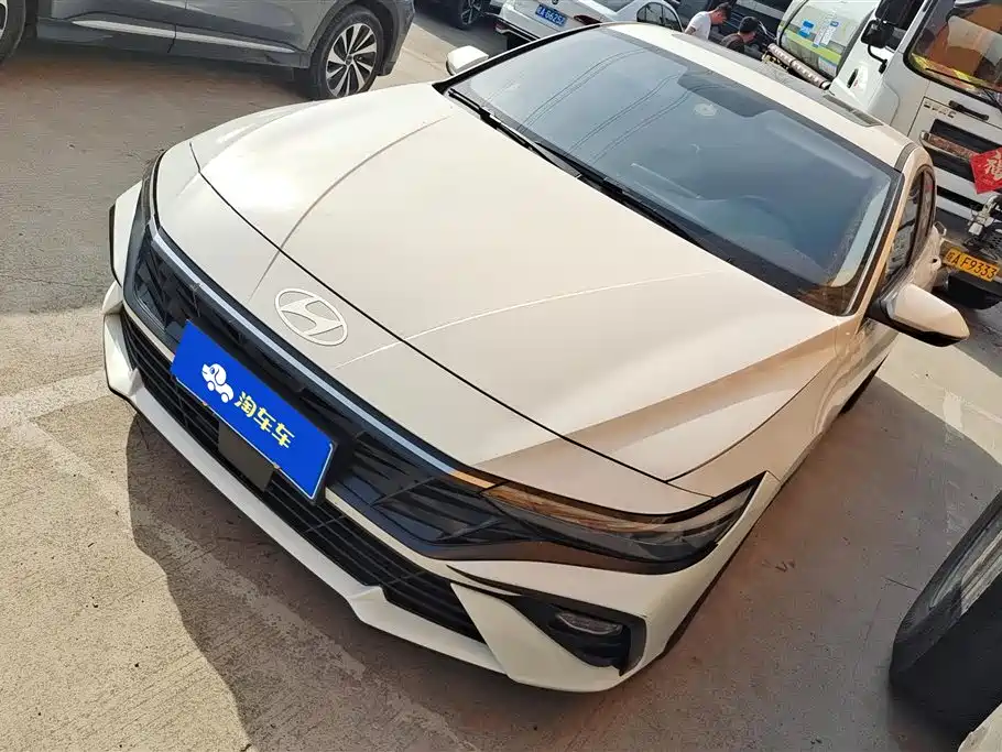 Hyundai Elantra 2023