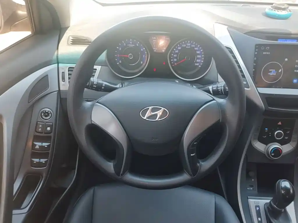 Hyundai Elantra Langdong — миниатюра 11