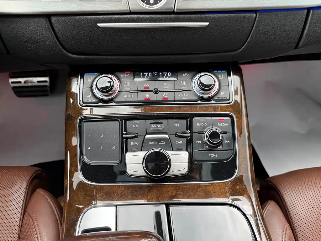 Audi A8 — миниатюра 16