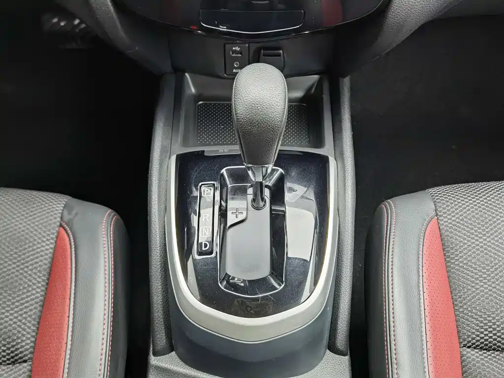Nissan Qashqai — миниатюра 13