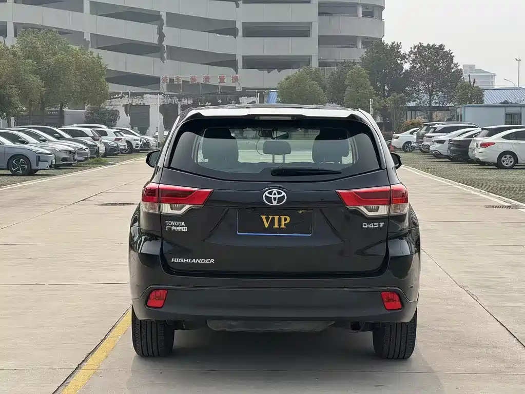 TOYOTA HIGHLANDER