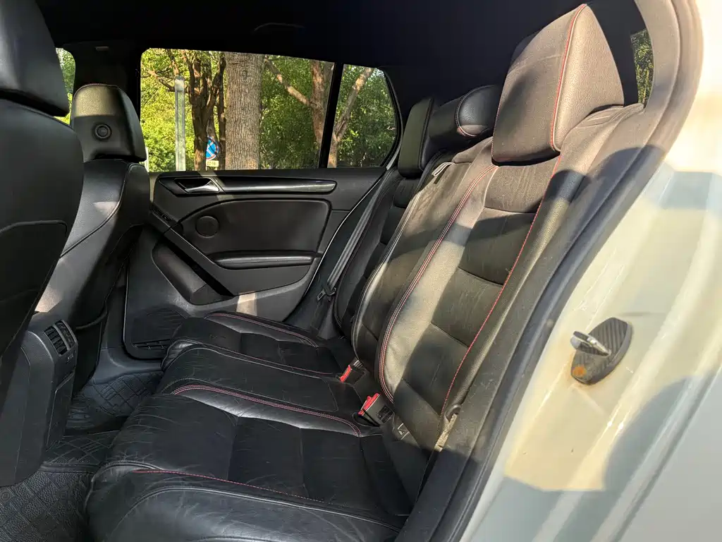 Volkswagen Golf GTI — миниатюра 7