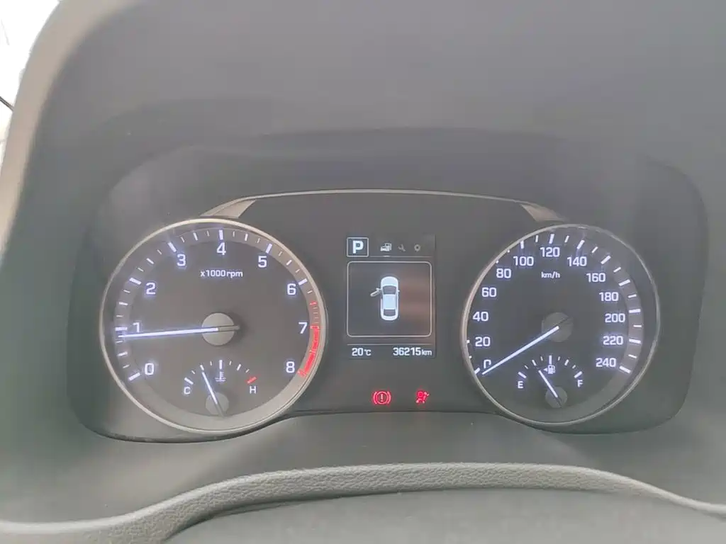 Hyundai Elantra — миниатюра 12