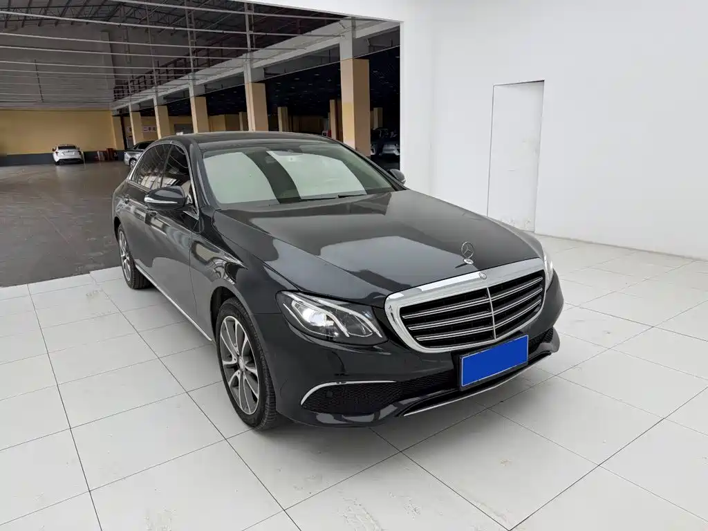 Mercedes-Benz E-Class — миниатюра 3