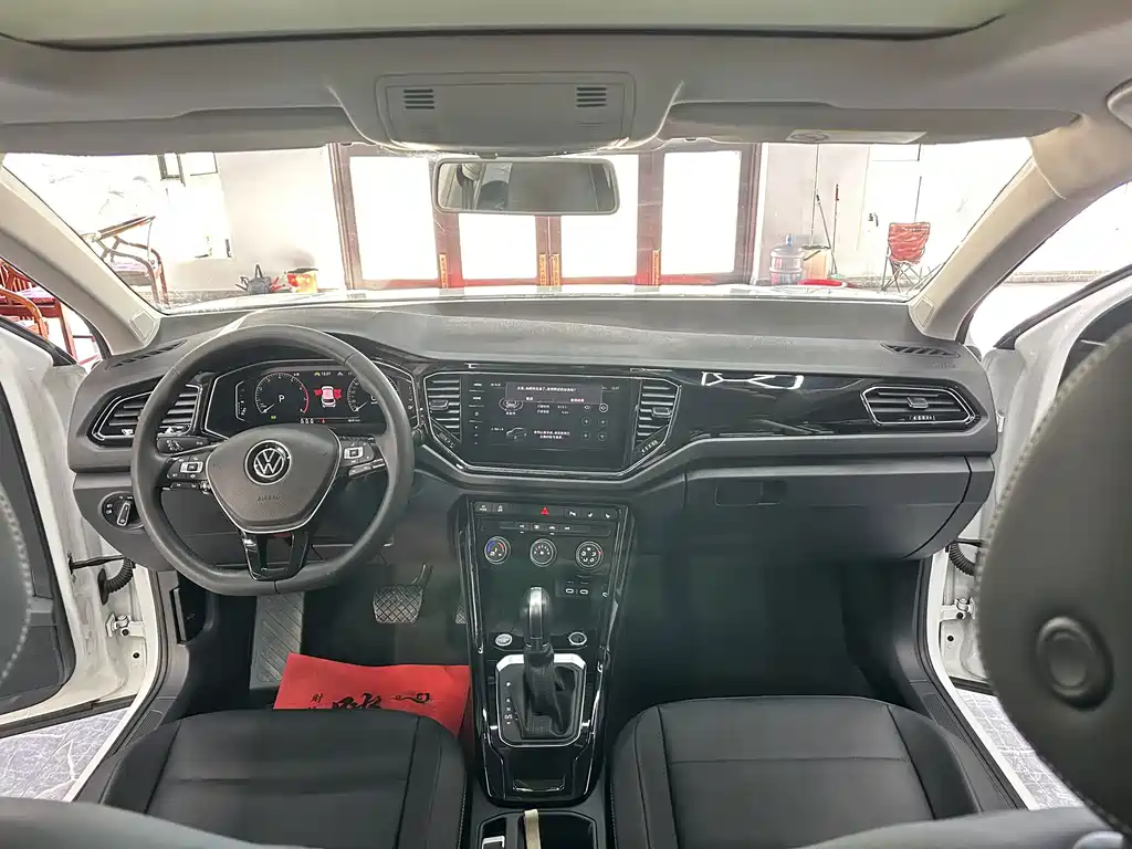 Volkswagen T-Roc — миниатюра 9