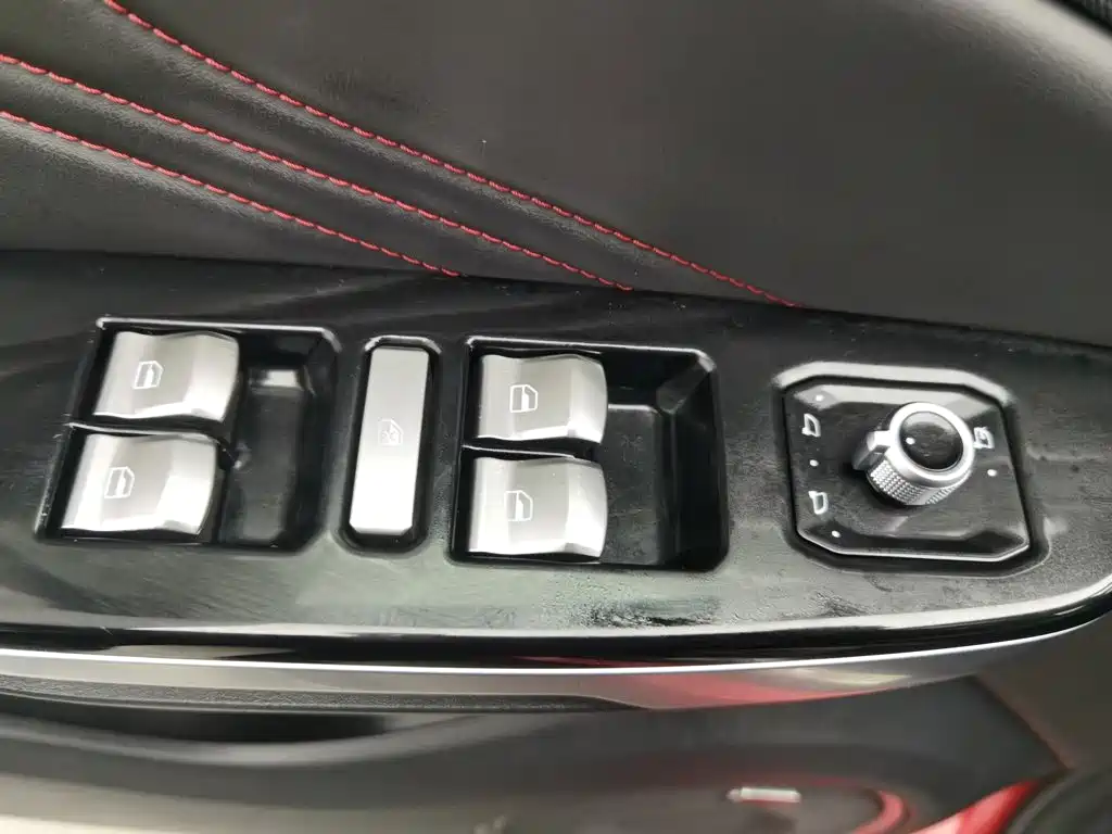 Wey Wey VV5 — миниатюра 9