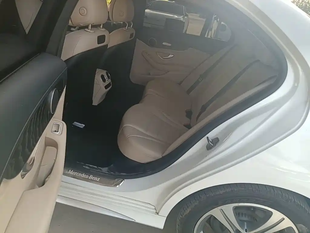 Mercedes-Benz C-Class — миниатюра 17
