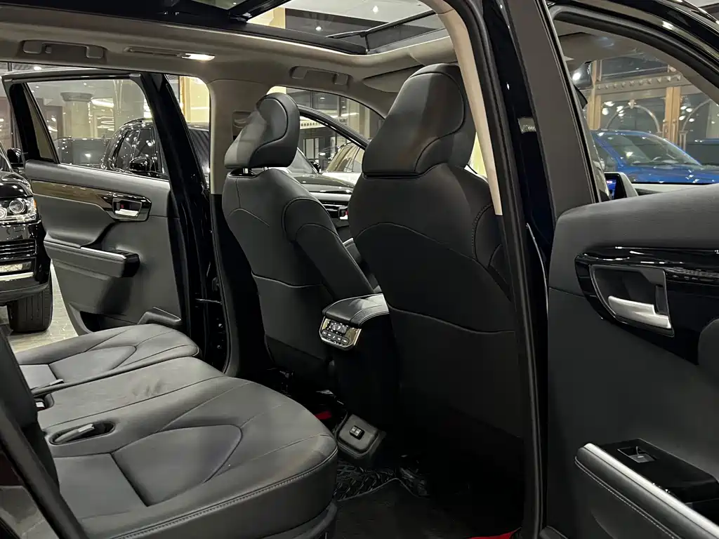 Toyota Highlander — миниатюра 16