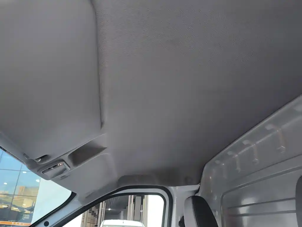 Wuling Yangguang — миниатюра 18