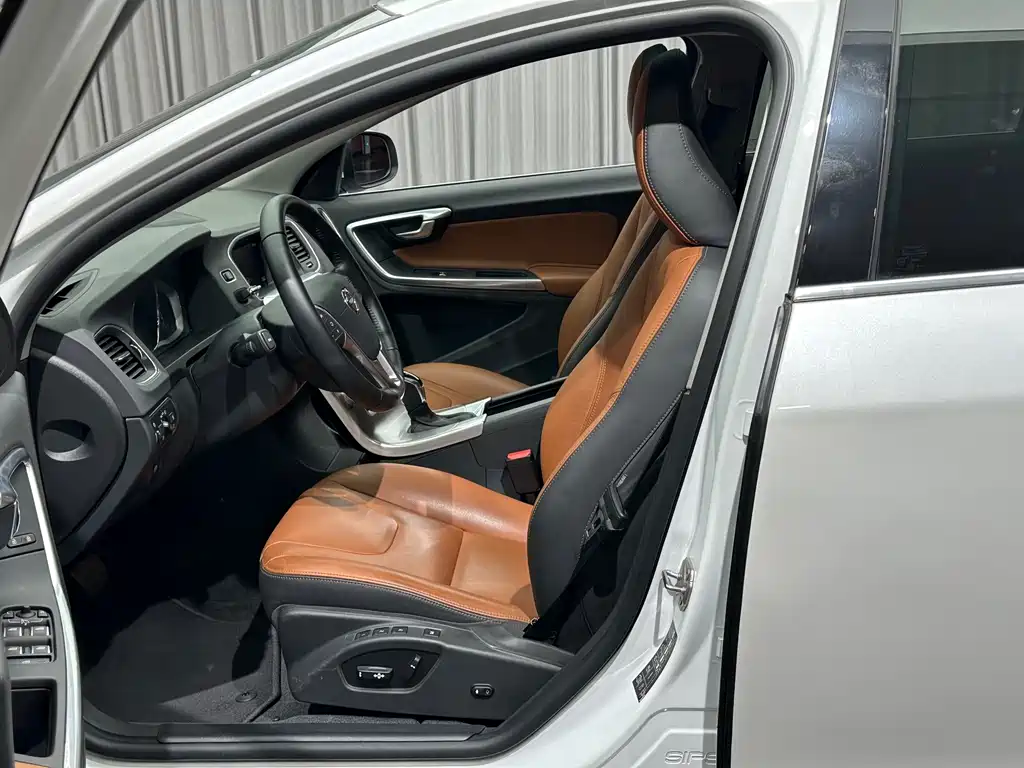 Volvo S60 — миниатюра 9