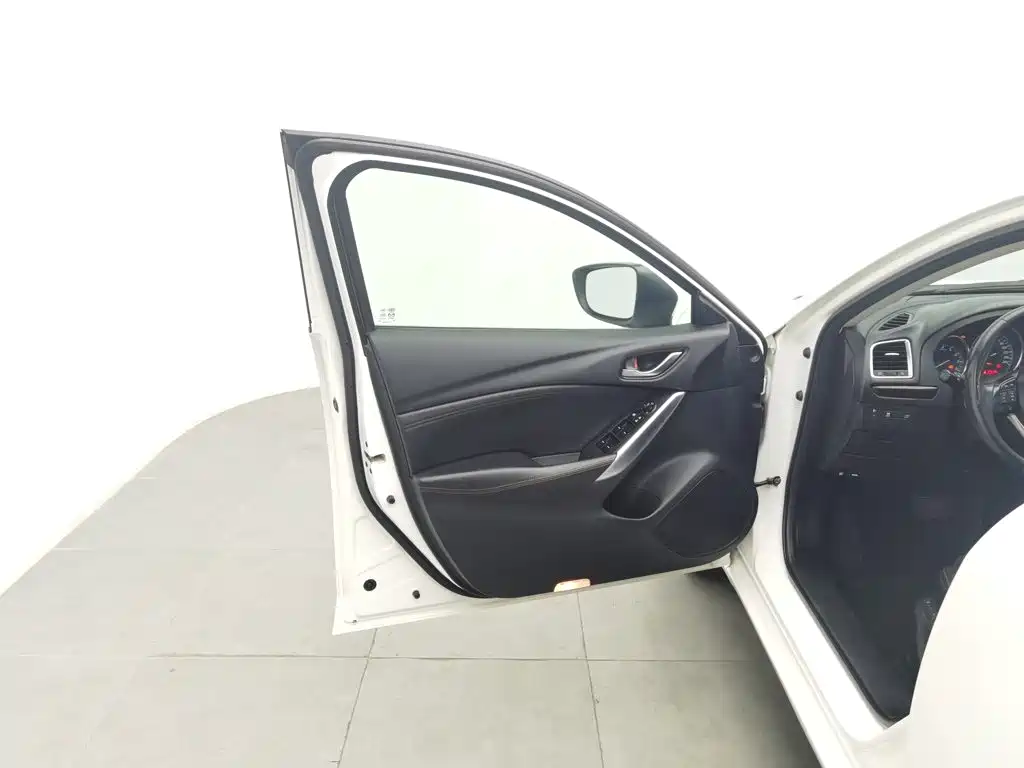 Mazda Atenza — миниатюра 8