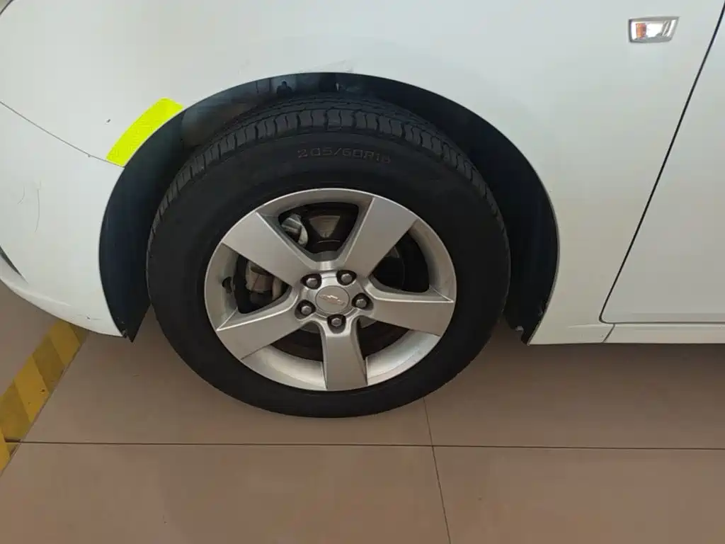 Chevrolet Cruze — миниатюра 23