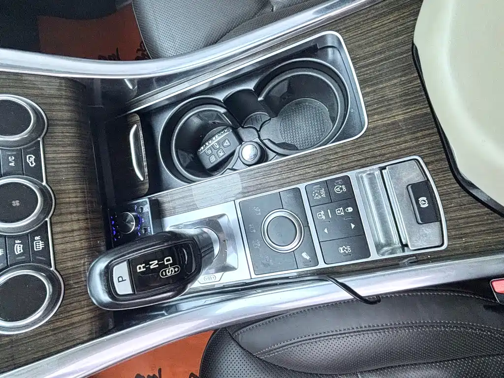Land Rover Sport — миниатюра 13