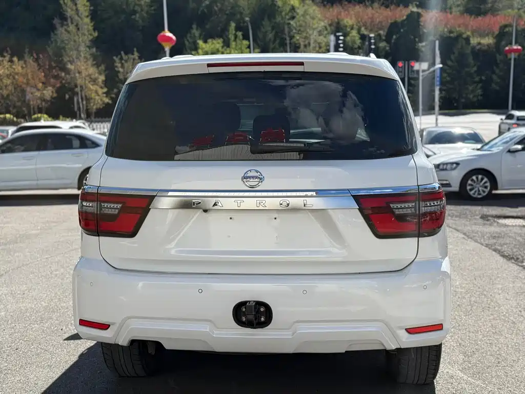 Nissan Patrol — миниатюра 4